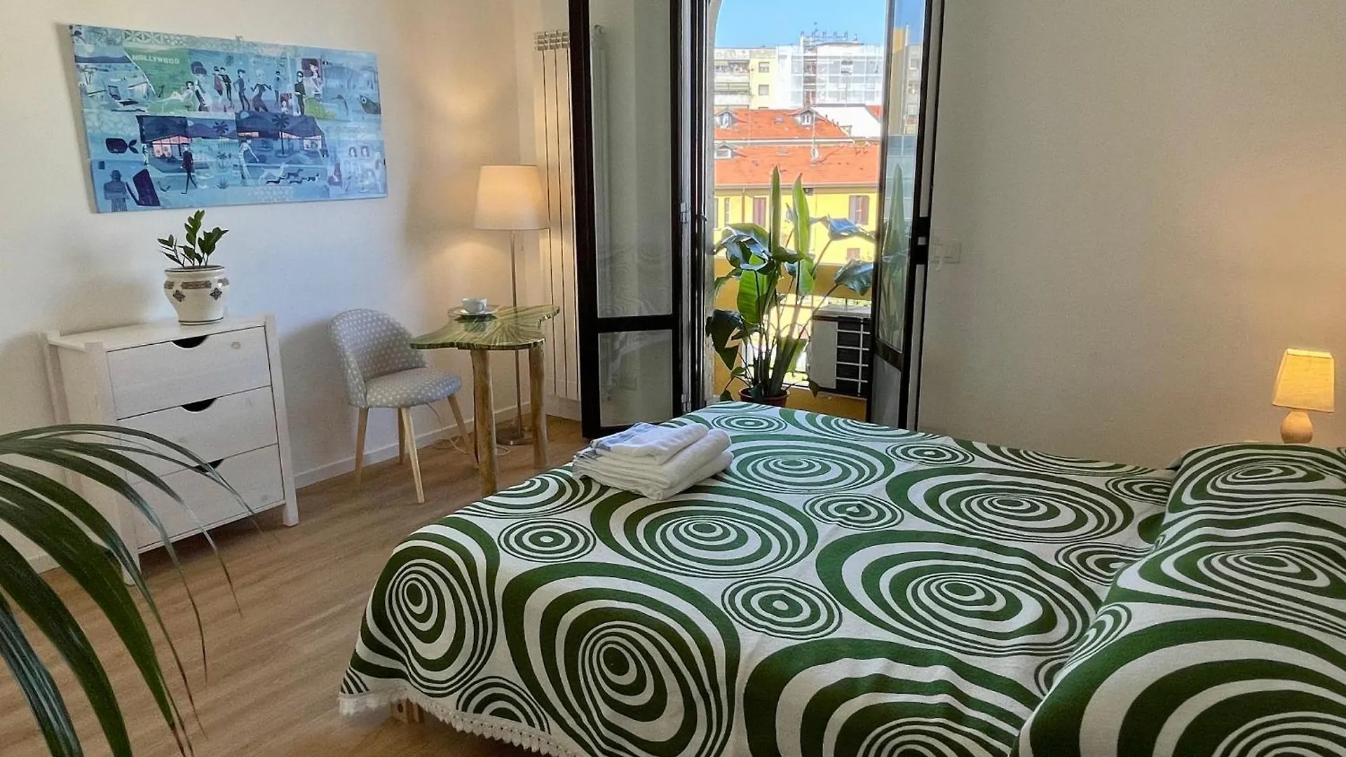 Liberty Apartment In Milan