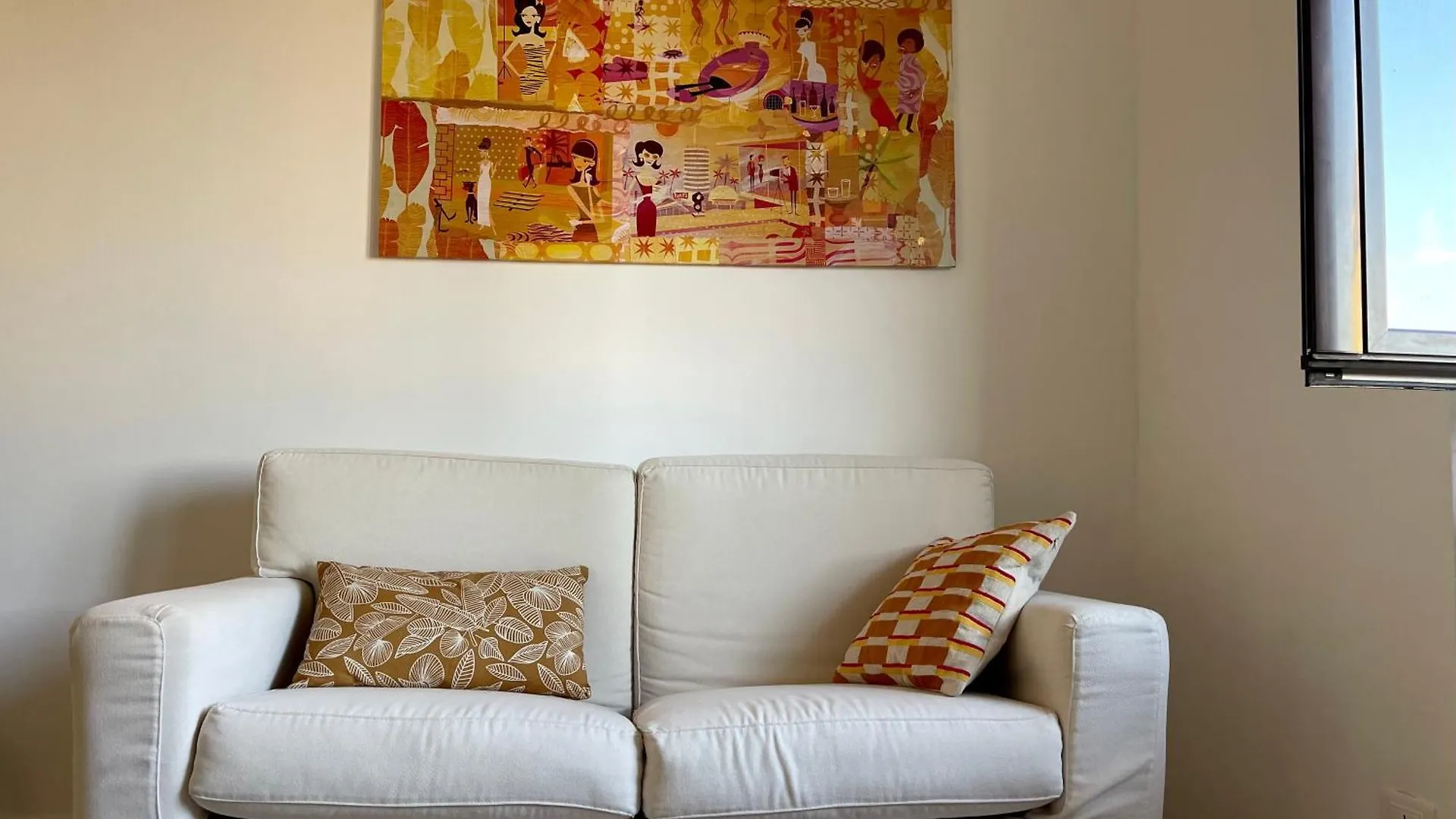 Liberty Apartment In Milan